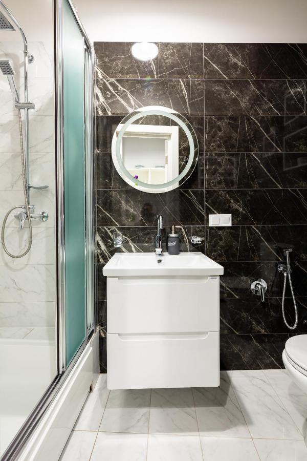 Alfa Apartments Grushevskoho 7 리비프 외부 사진