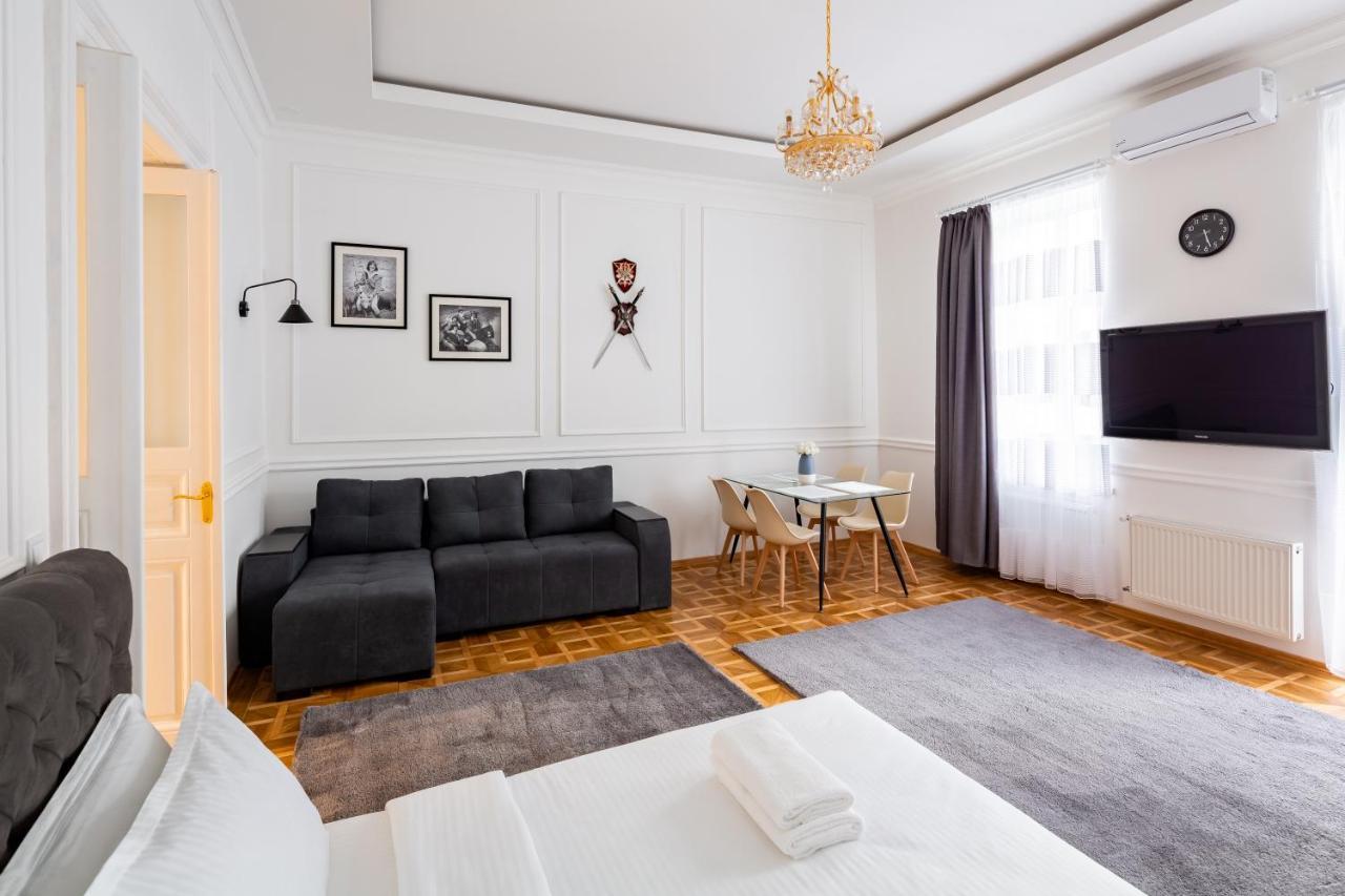 Alfa Apartments Grushevskoho 7 리비프 외부 사진